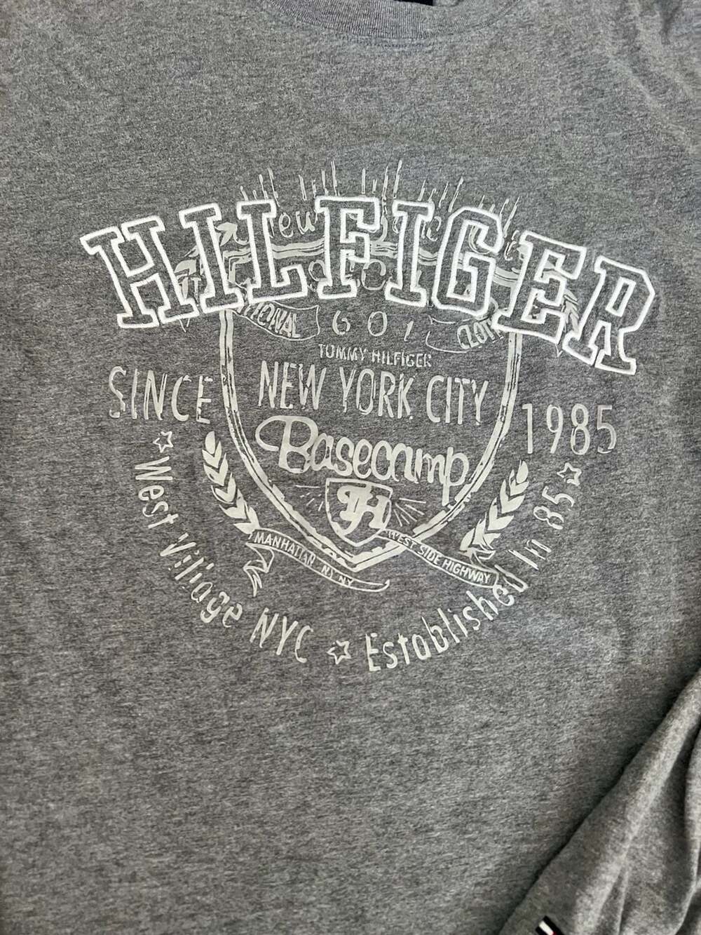 Tommy Hilfiger Graphic Long Sleeve T-Shirt Size S Gray New York City